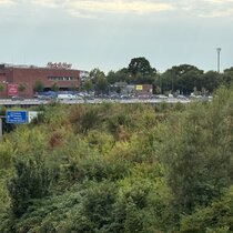 Stau, weil Citti-Auffahrt auf B76 nahe A215 gesperrt